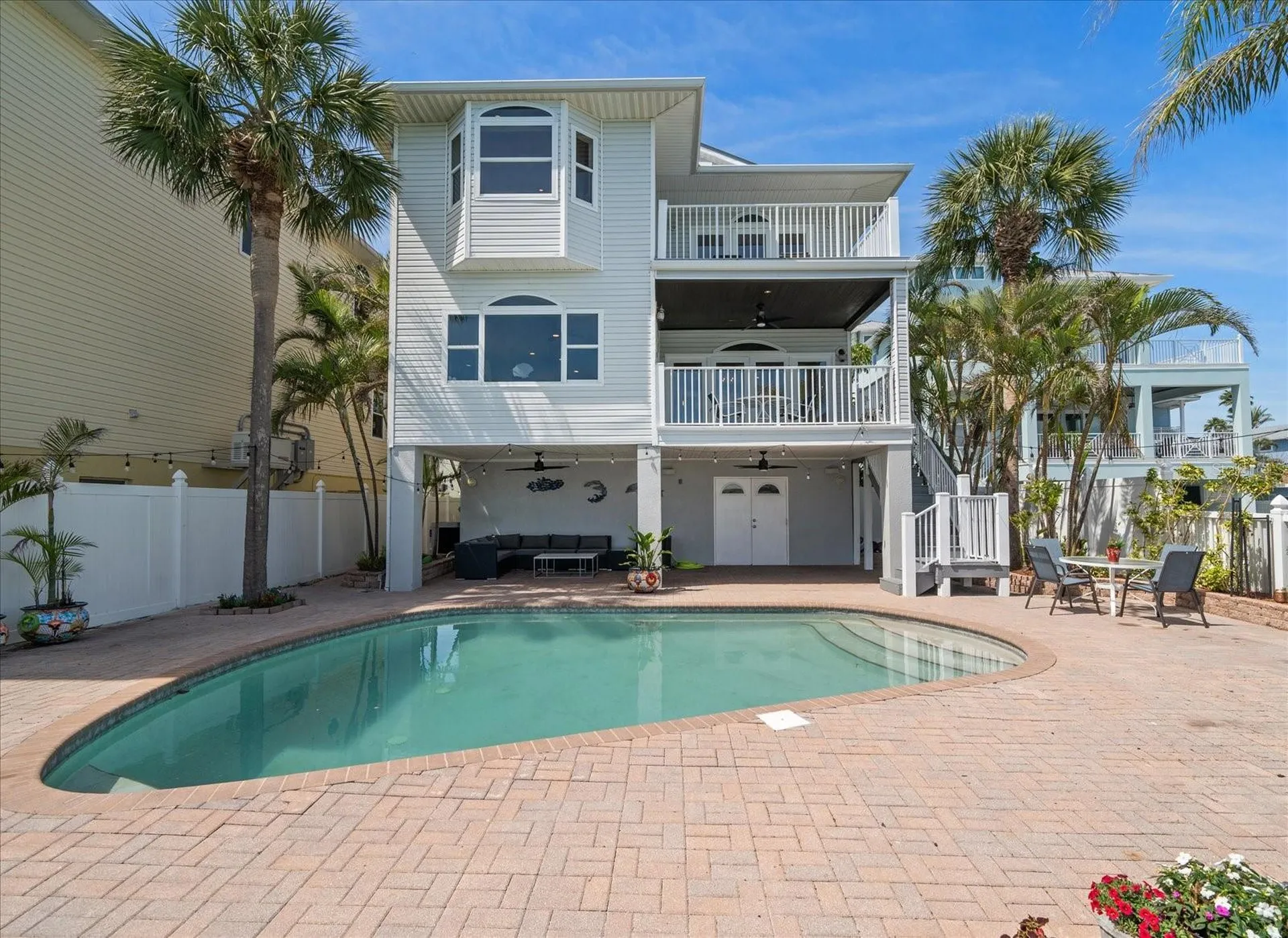 8685 E Bay Drive Treasure Island FL 33706