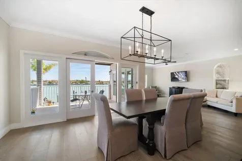 8685 E Bay Drive Treasure Island FL 33706