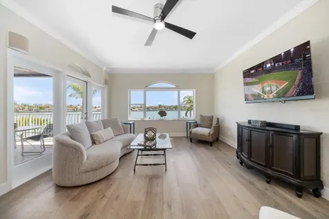 8685 E Bay Drive Treasure Island FL 33706
