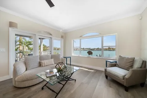 8685 E Bay Drive Treasure Island FL 33706
