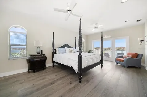 8685 E Bay Drive Treasure Island FL 33706