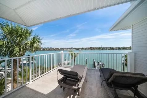 8685 E Bay Drive Treasure Island FL 33706