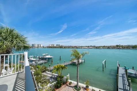 8685 E Bay Drive Treasure Island FL 33706