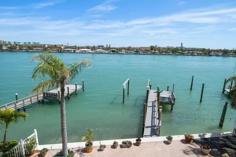 8685 E Bay Drive Treasure Island FL 33706