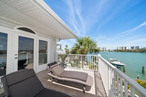 8685 E Bay Drive Treasure Island FL 33706