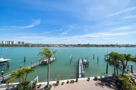 8685 E Bay Drive Treasure Island FL 33706