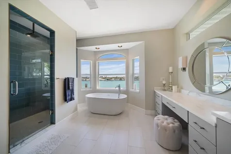 8685 E Bay Drive Treasure Island FL 33706