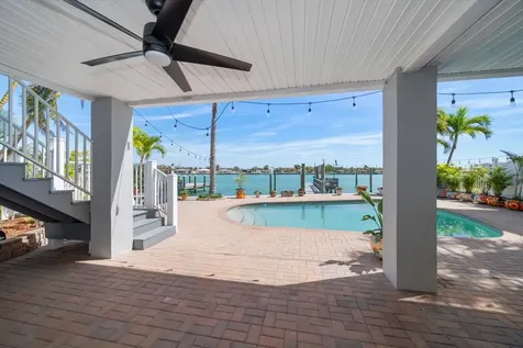 8685 E Bay Drive Treasure Island FL 33706