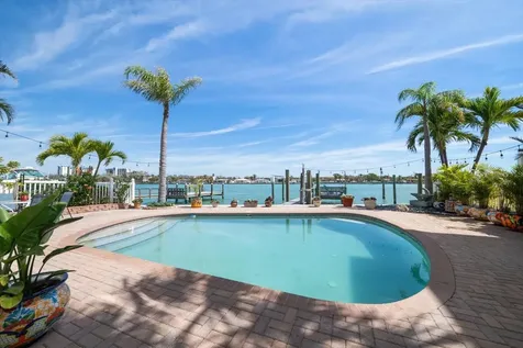 8685 E Bay Drive Treasure Island FL 33706