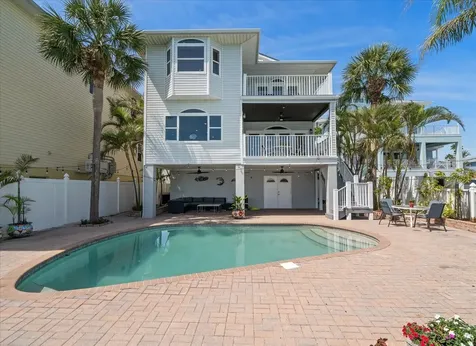 8685 E Bay Drive Treasure Island FL 33706