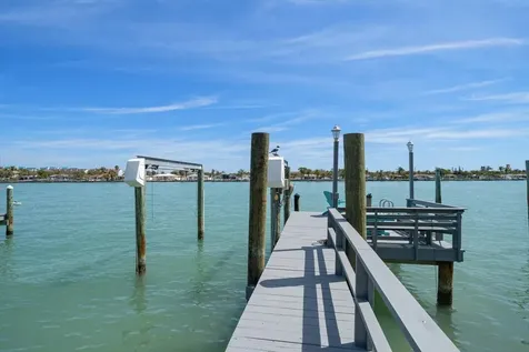 8685 E Bay Drive Treasure Island FL 33706