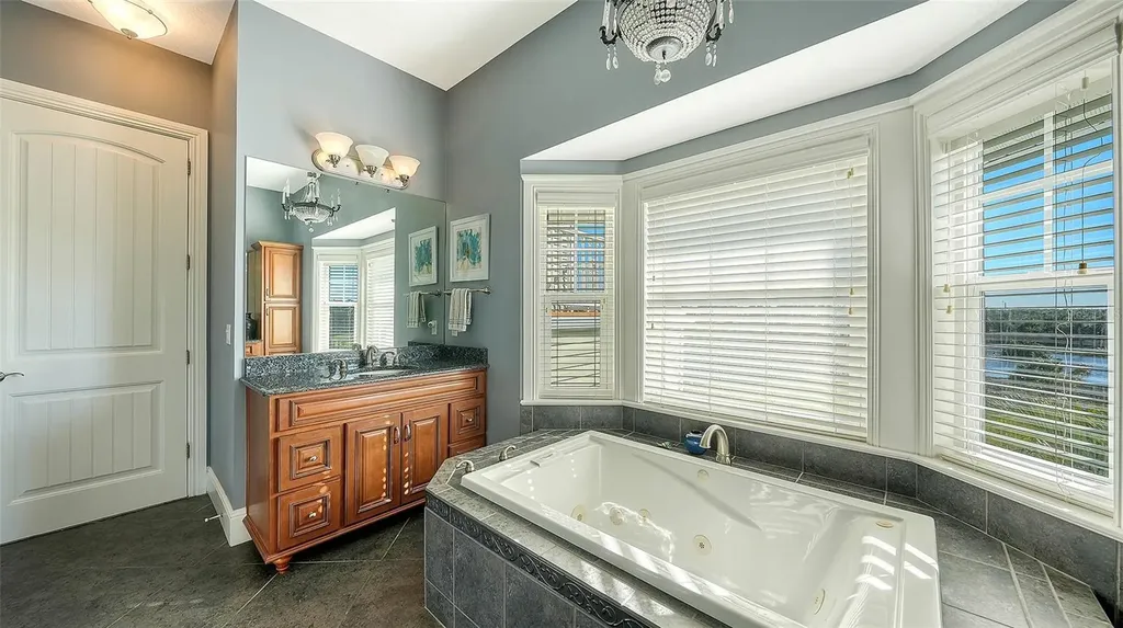 925 Bayshore Drive Terra Ceia FL 34250