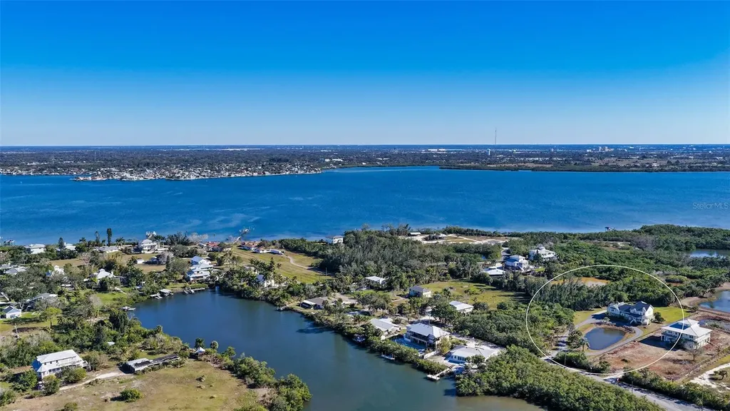 925 Bayshore Drive Terra Ceia FL 34250