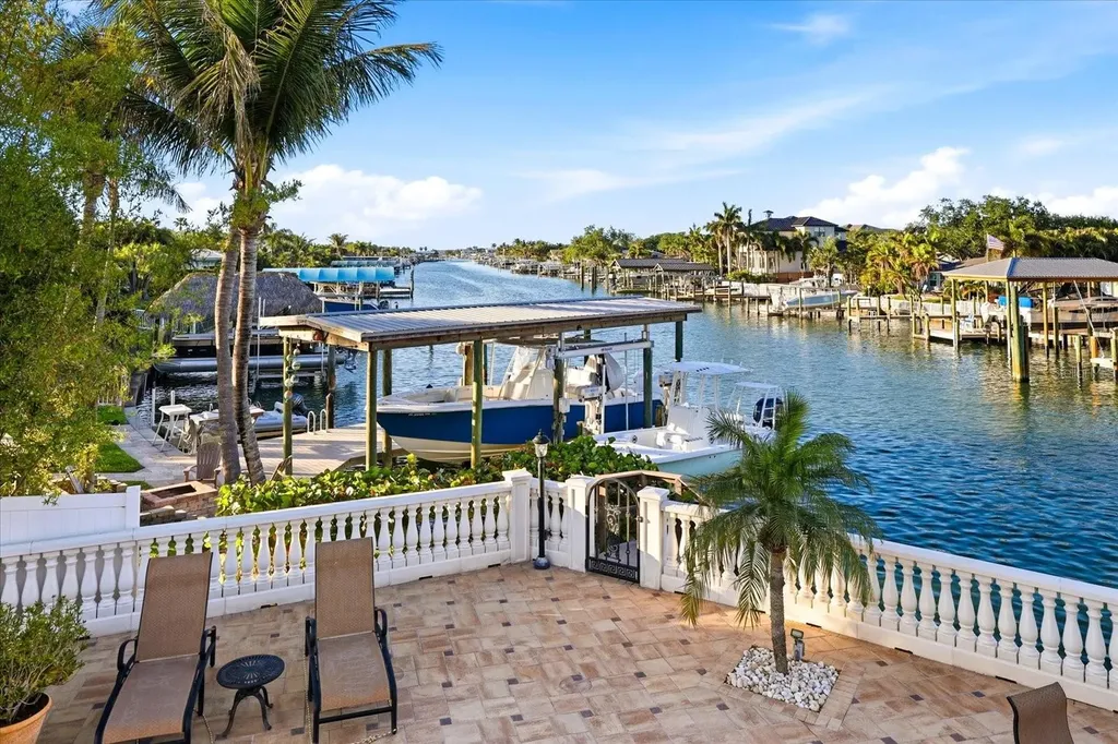 350 Harbor Passage Clearwater Beach FL 33767