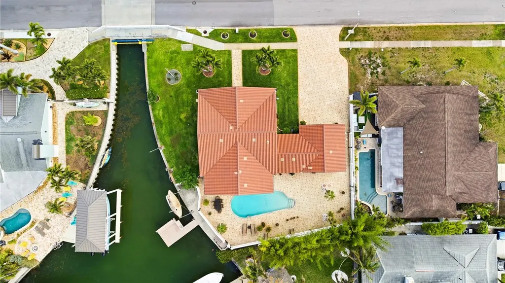 350 Harbor Passage Clearwater Beach FL 33767