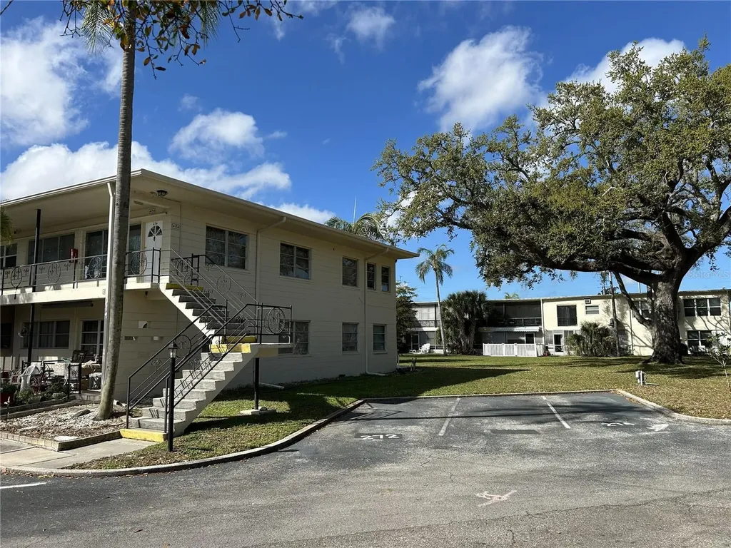 4154 57th Street N Kenneth City FL 33709