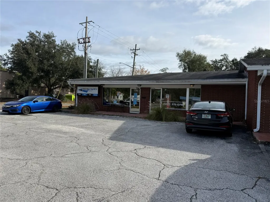 927 NW 13th Street Gainesville FL 32601