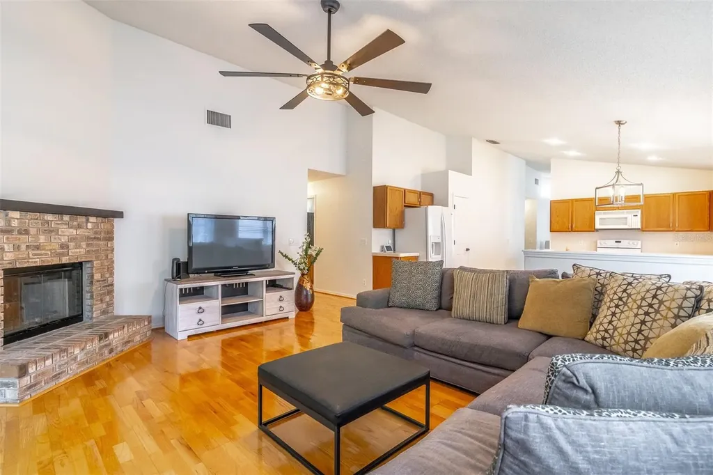 608 Lake Claire Court Oviedo FL 32765