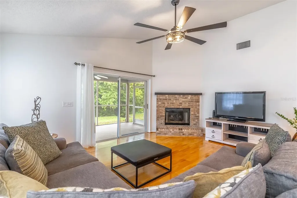 608 Lake Claire Court Oviedo FL 32765