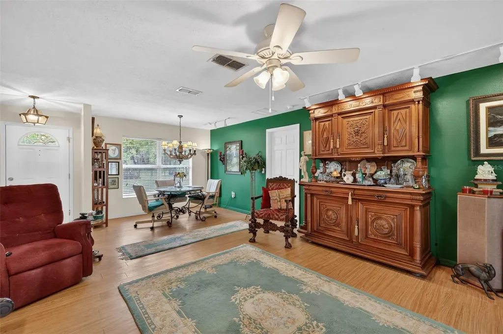 3336 County Road 510a Wildwood FL 34785