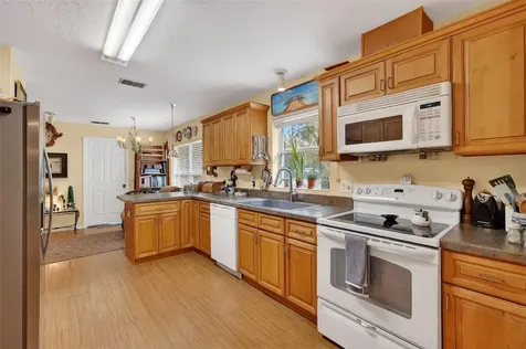3336 County Road 510a Wildwood FL 34785
