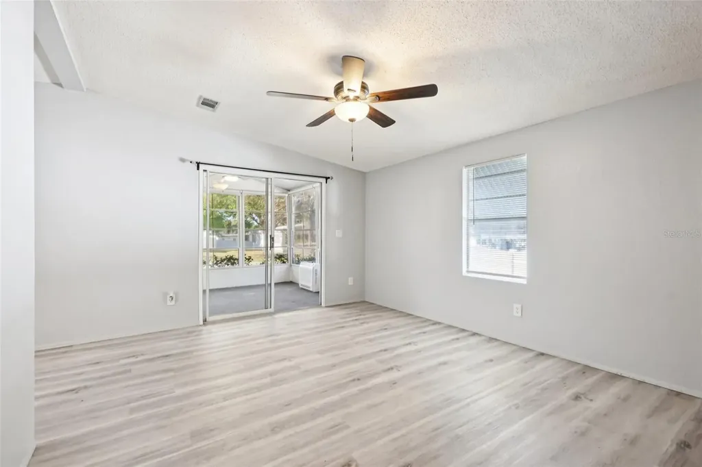 39 Maplehurst Avenue Debary FL 32713