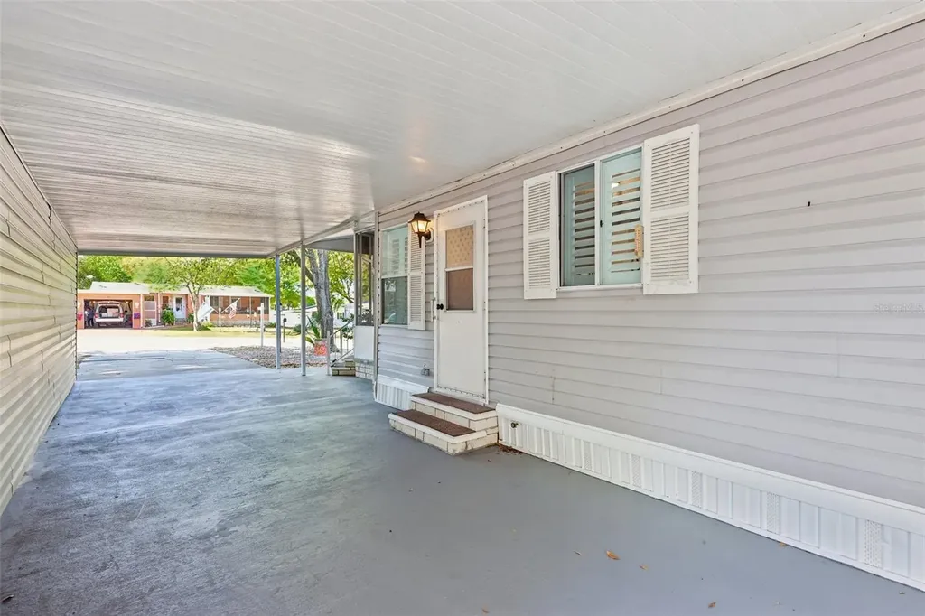 39 Maplehurst Avenue Debary FL 32713