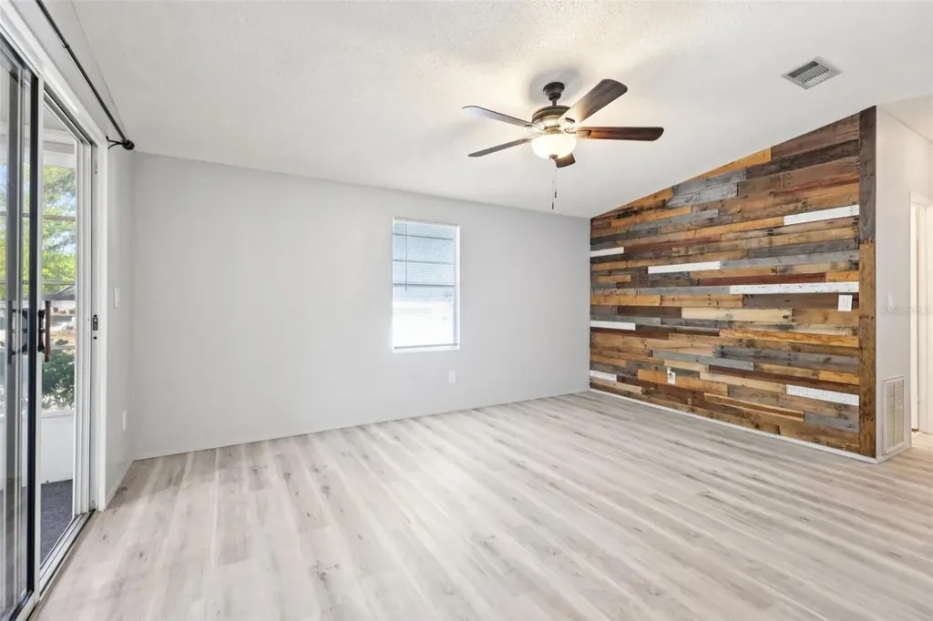 39 Maplehurst Avenue Debary FL 32713