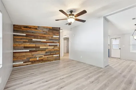 39 Maplehurst Avenue Debary FL 32713