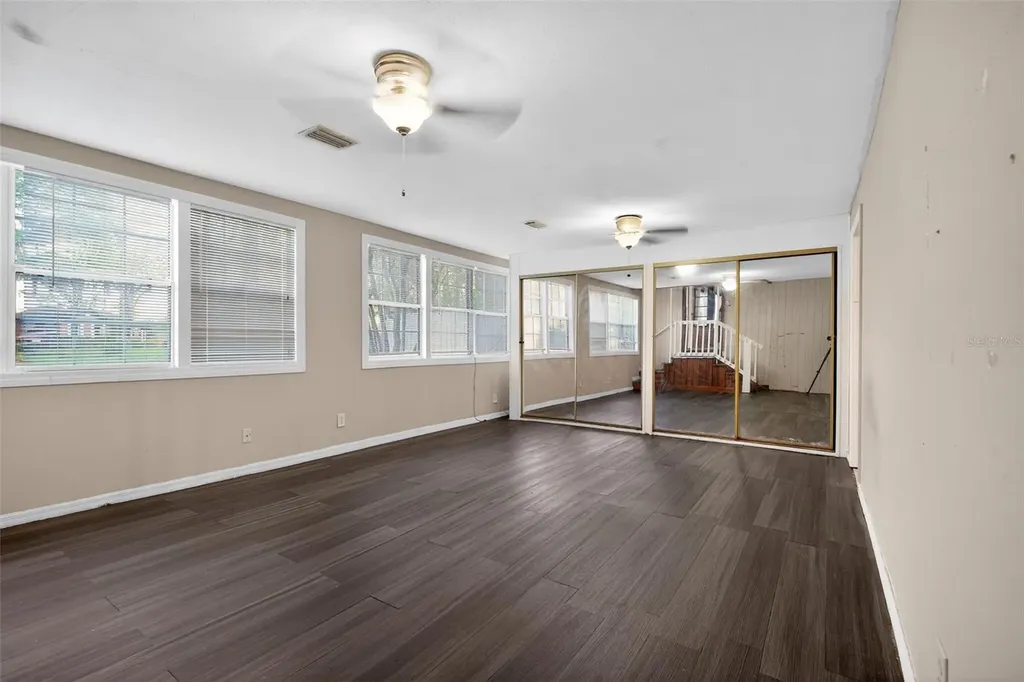 2285 Lake Drive Jacksonville FL 32246