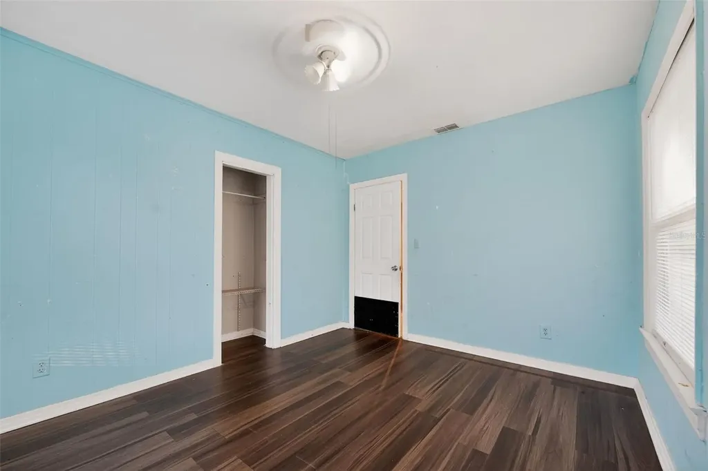 2285 Lake Drive Jacksonville FL 32246