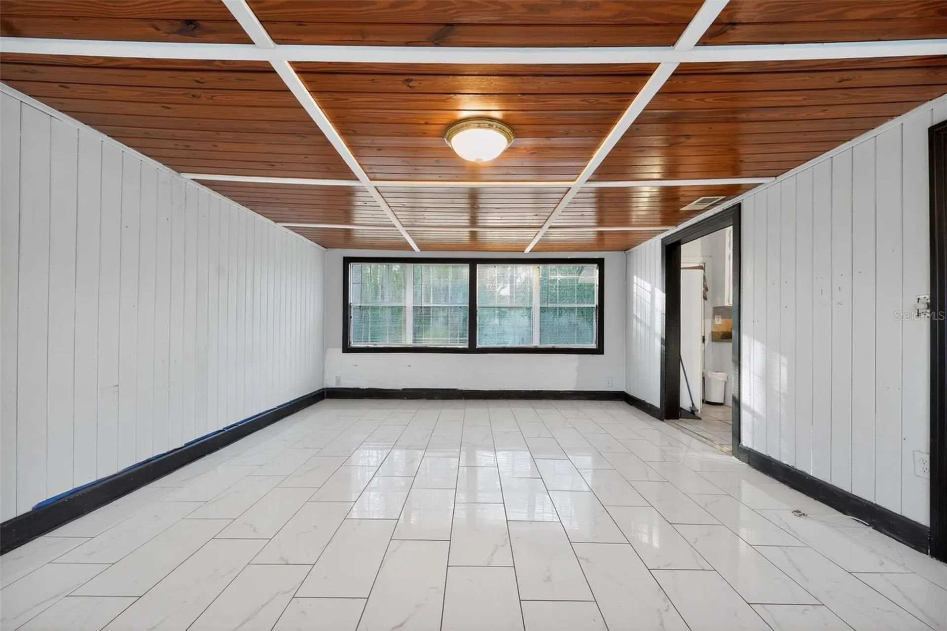 2285 Lake Drive Jacksonville FL 32246
