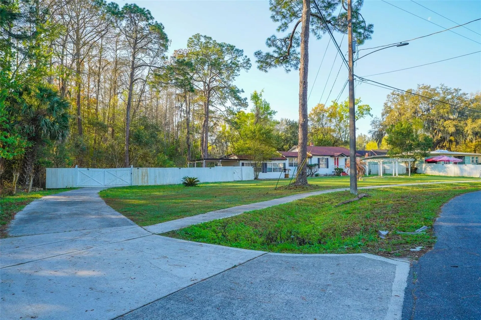 2285 Lake Drive Jacksonville FL 32246
