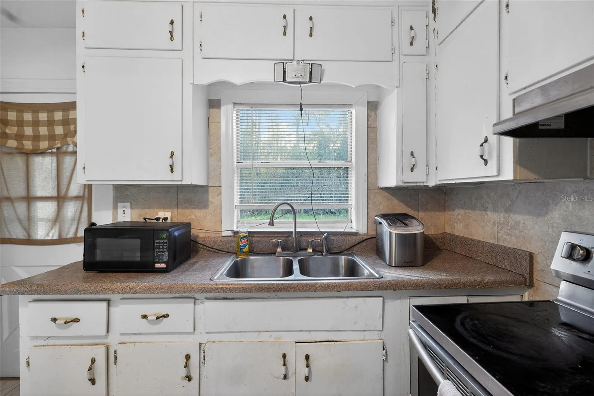 2285 Lake Drive Jacksonville FL 32246