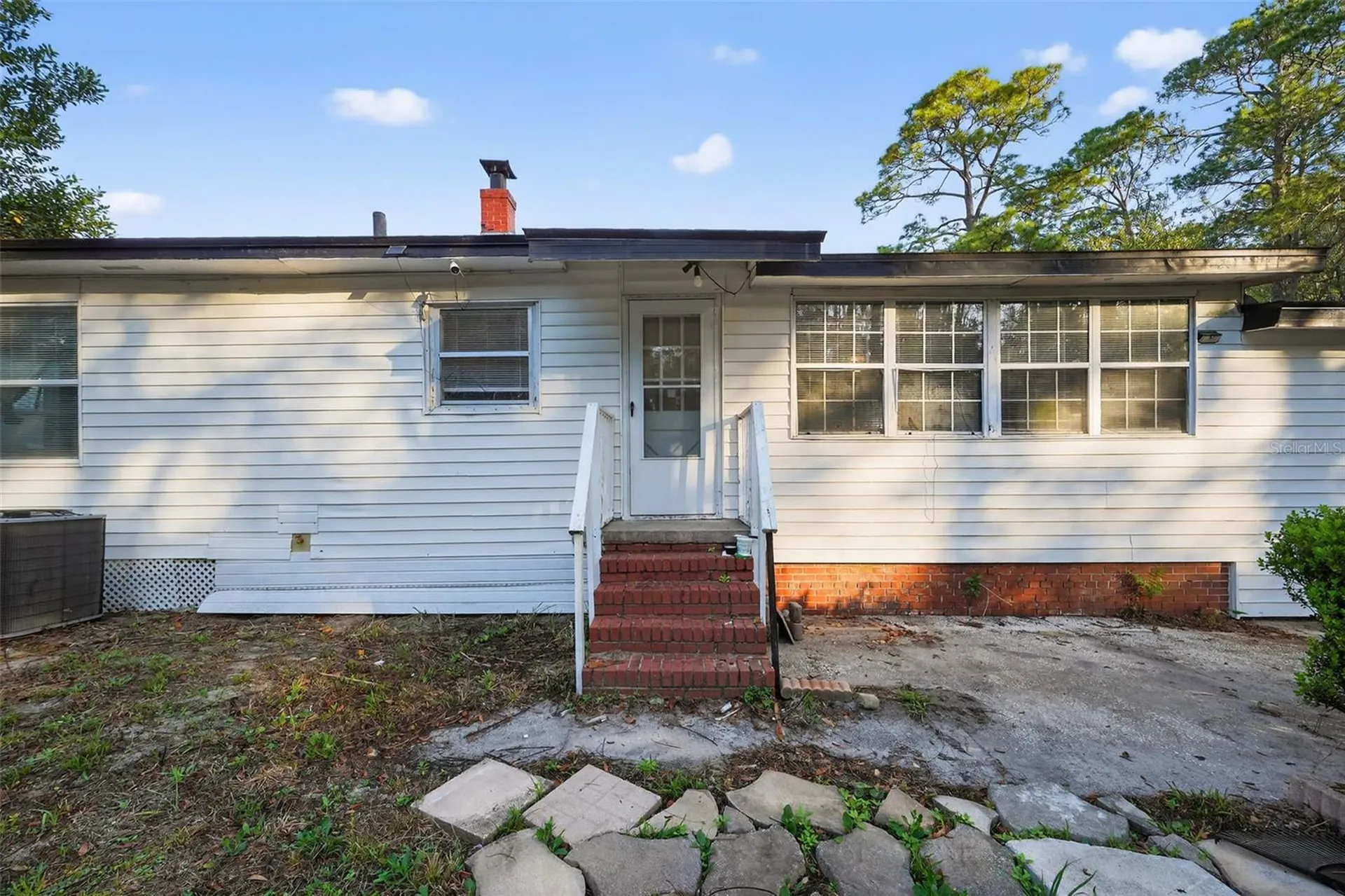 2285 Lake Drive Jacksonville FL 32246