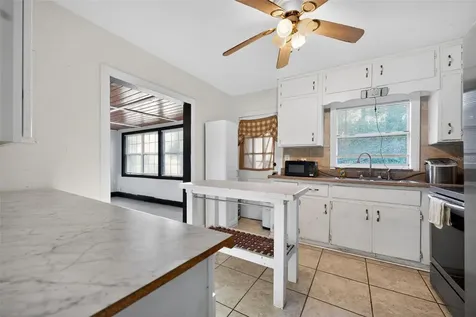 2285 Lake Drive Jacksonville FL 32246