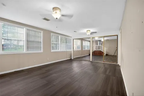 2285 Lake Drive Jacksonville FL 32246