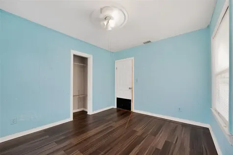 2285 Lake Drive Jacksonville FL 32246