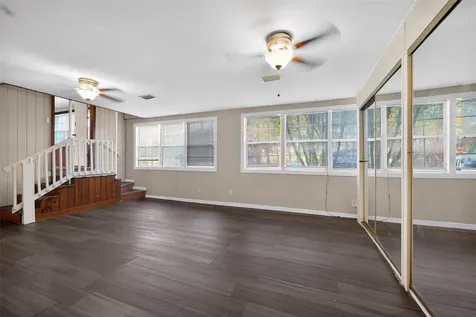 2285 Lake Drive Jacksonville FL 32246