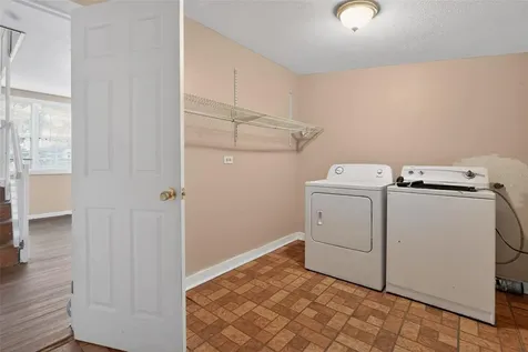2285 Lake Drive Jacksonville FL 32246