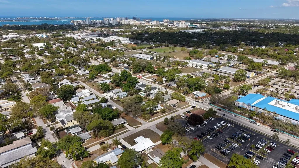 2600 Loma Linda Street Sarasota FL 34239