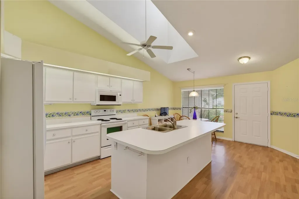240 Juniper Way Tavares FL 32778