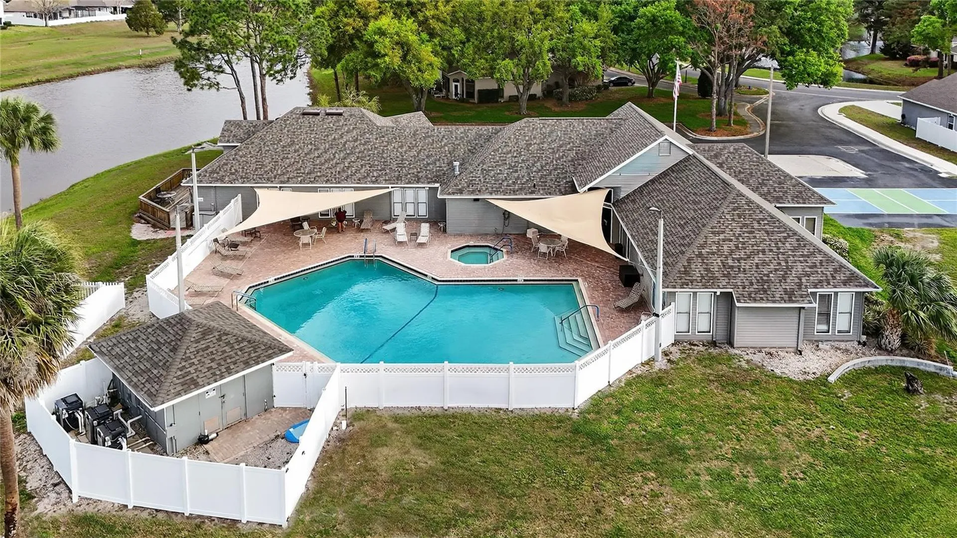 240 Juniper Way Tavares FL 32778
