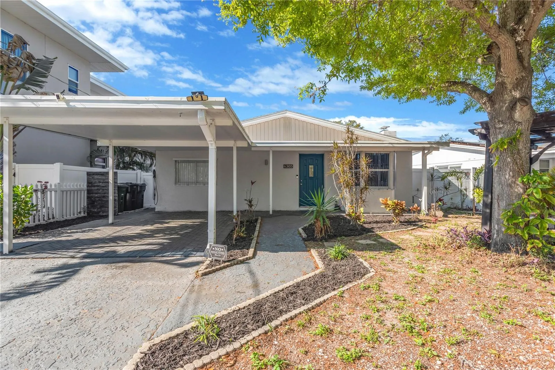 6305 S Selbourne Avenue Tampa FL 33611
