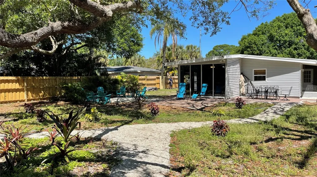 2504 S Milmar Drive Sarasota FL 34237
