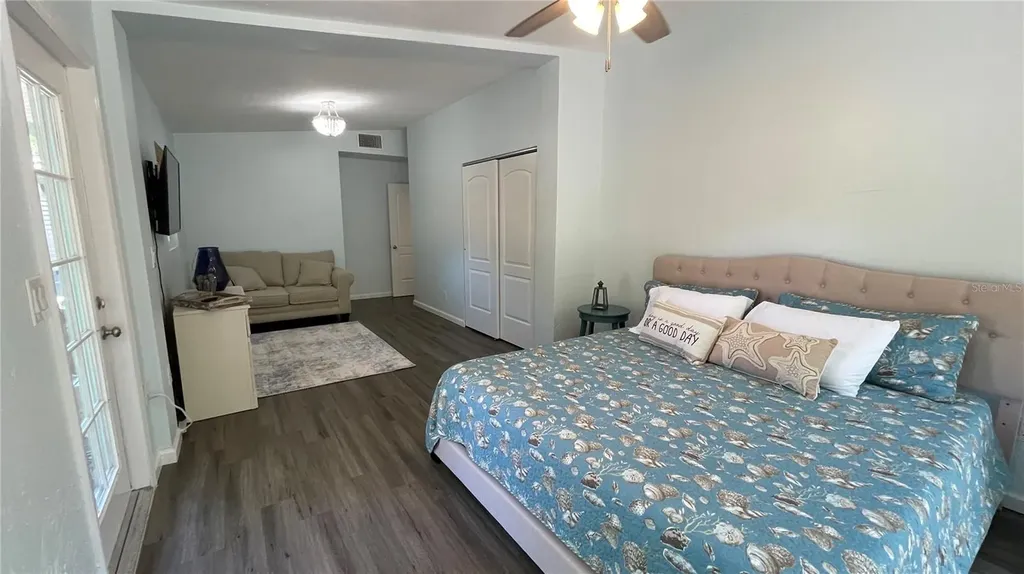 2504 S Milmar Drive Sarasota FL 34237