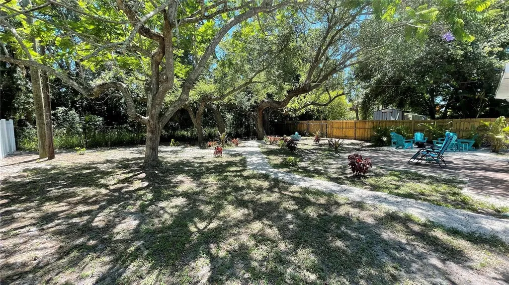 2504 S Milmar Drive Sarasota FL 34237