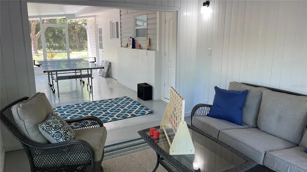 2504 S Milmar Drive Sarasota FL 34237
