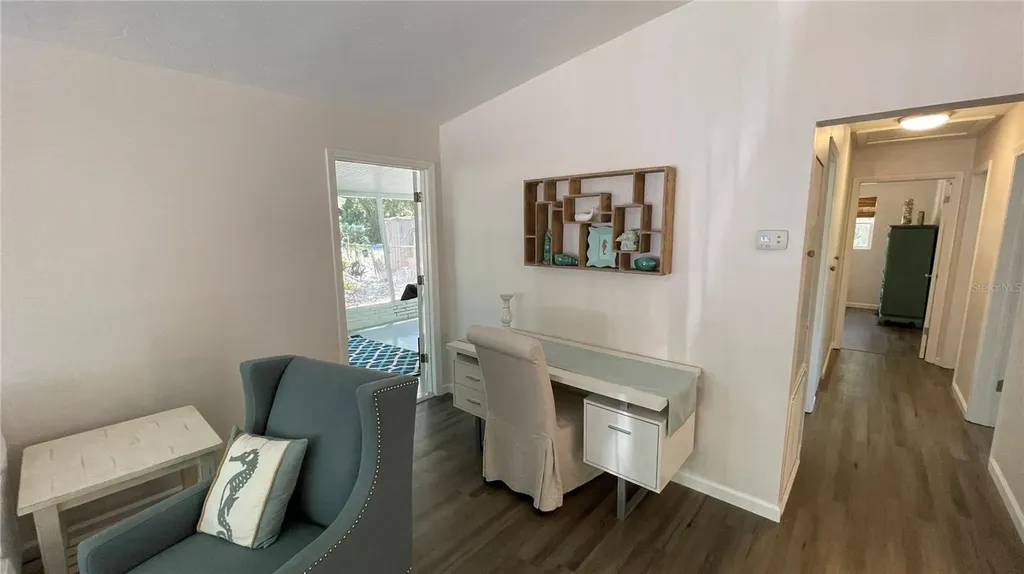 2504 S Milmar Drive Sarasota FL 34237