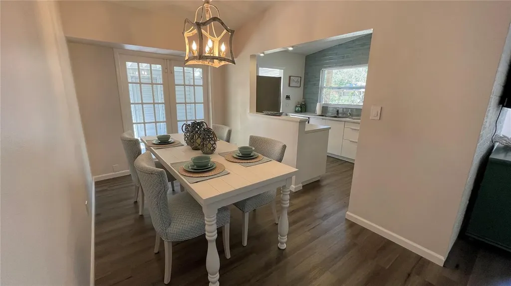 2504 S Milmar Drive Sarasota FL 34237